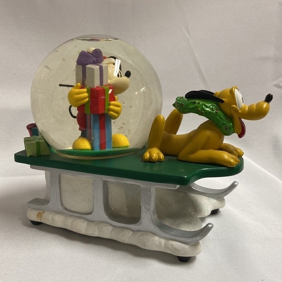 Disney Vintage Snowglobe Music Box Christmas Sled With Mickey & Pluto - Picture 4 of 5